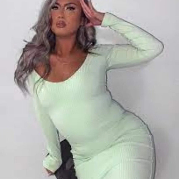 Meshki Ribbed Scoop Neck Long Sleeve Desirae Midi Dress Mint Green  Sz Small - Picture 2 of 7